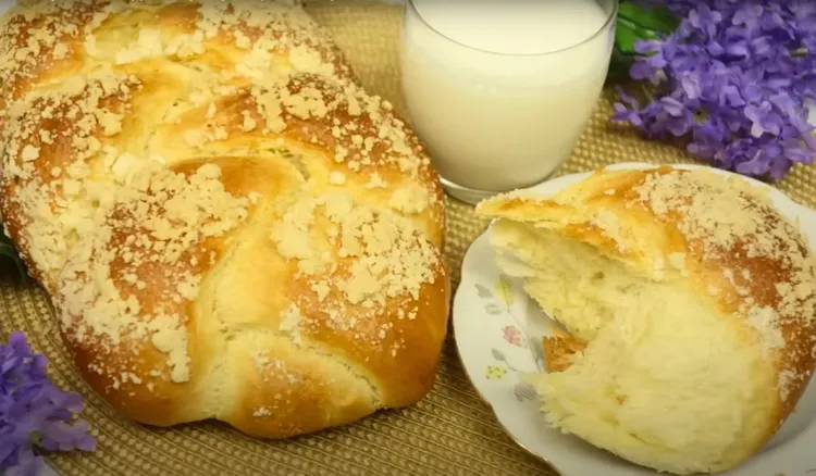 Banalny przepis na chałkę z kruszonką. Lepszej nigdzie nie kupisz