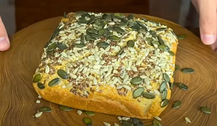 To najlepszy chleb, jaki jadłem. Lekki bo bez mąki, szybki bo bez wyrabiania