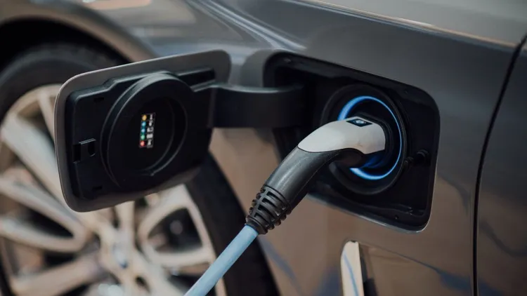 To już się dzieje. Kolejna marka wycofuje się z aut elektrycznych po zmianach w prawie