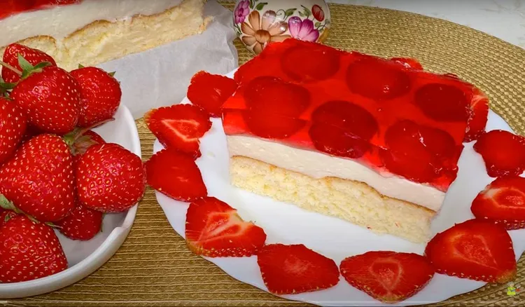 Moja rodzina uwielbia, gdy piekę to ciasto z truskawkami. Jest po prostu najlepsze