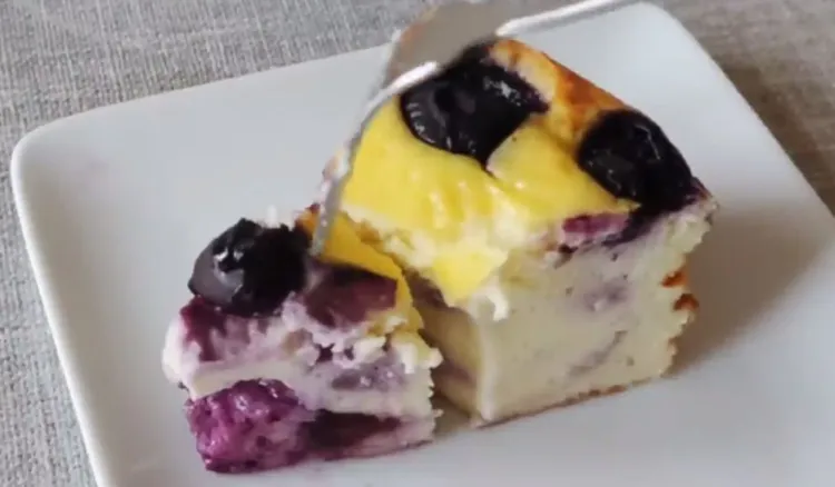 Kremowe ciasto bez cukru, oleju i mąki. Smakuje jak sernik, ale robi się szybciej