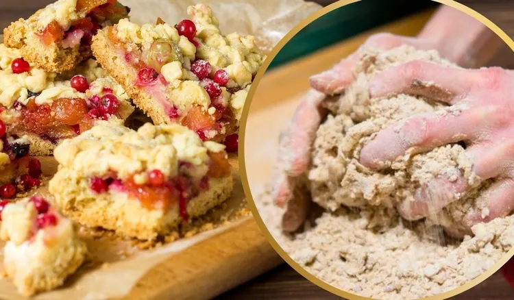 Moja mama piecze wyśmienite ciasto z owocami. Sekretem jest nietypowa kruszonka