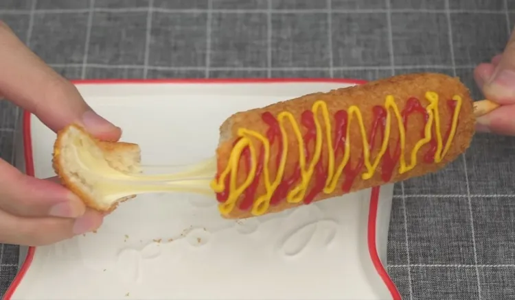 Hot dogi robię w domu. Z tą panierką są o wiele lepsze niż kupne