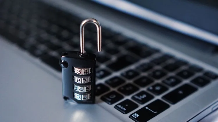Cyberprzestępcy mają nową metodę oszustwa. Wiemy, jak się przed nią chronić