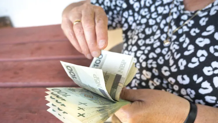 Seniorzy mogą dostać 300 zł na wypoczynek. Trzeba pilnować terminów 