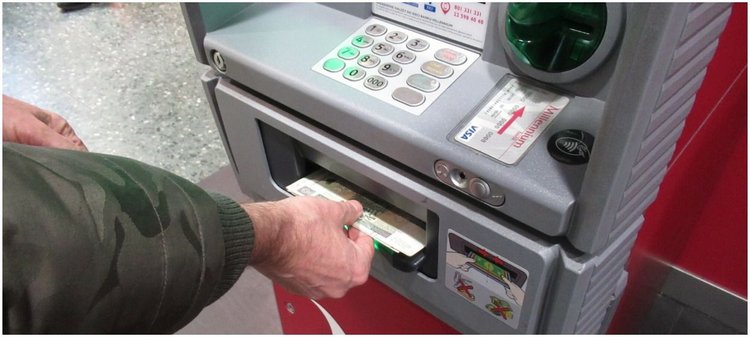 mBank, Alior, Millenium i sześć innych z przerwami na weekend. Gotówkę wypłać zawczasu
