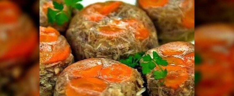 Z jakiego mięsa wychodzi najlepsza galareta? Jeden wybór bije na głowę wszystkie inne