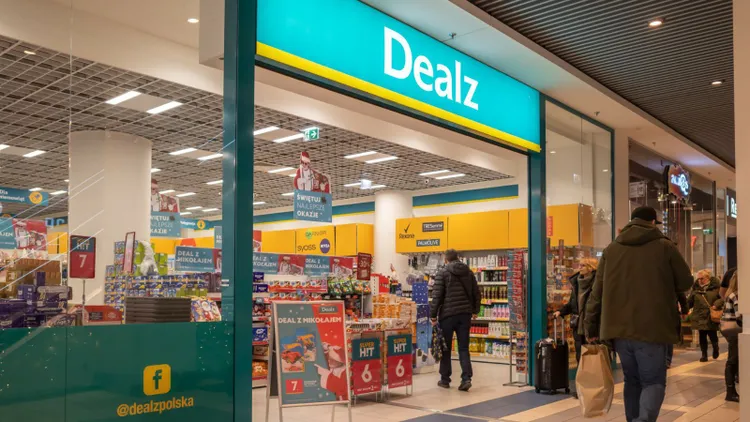 To oni przejęli Dealz za 1 zł. Przyszłość 340 sklepów w Polsce zależy od nowego właściciela