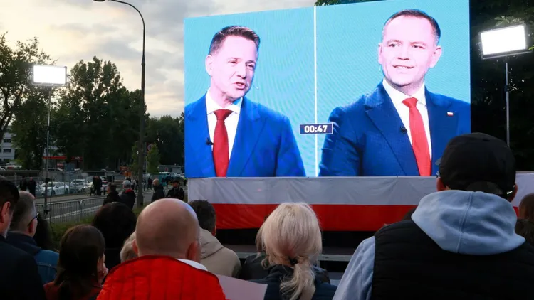Nawrocki spiął się z Trzaskowskim o kolejki do lekarzy. Mocno rozminął się z prawdą