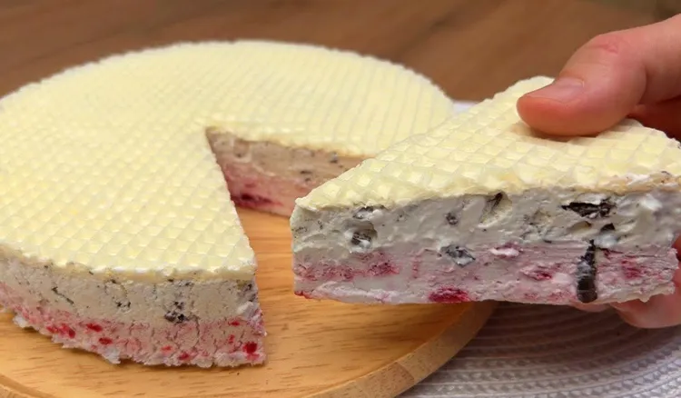 Biorę zwykłe wafle i przekładam tą masą. Moja rodzina za tym przepada