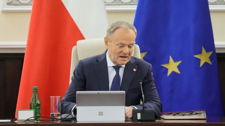 Nowy sondaż poparcia poważnie namieszał. Polacy wydali werdykt, Tusk ma powód do namysłu