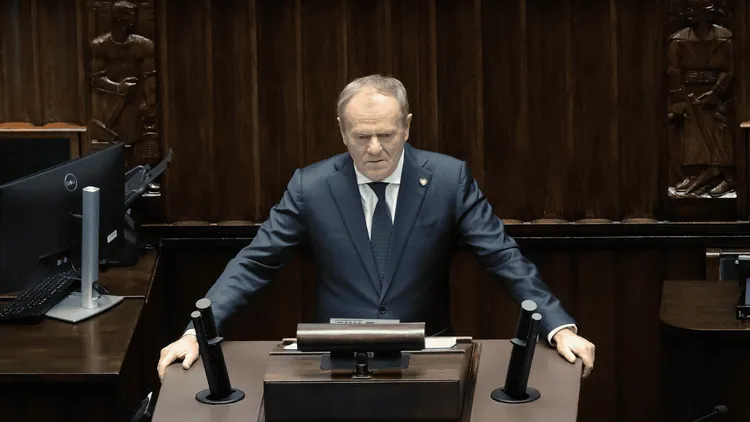 Sejm za chwilę przejdzie w tryb tajny. Posłom zabierają telefony, wiemy co się dzieje