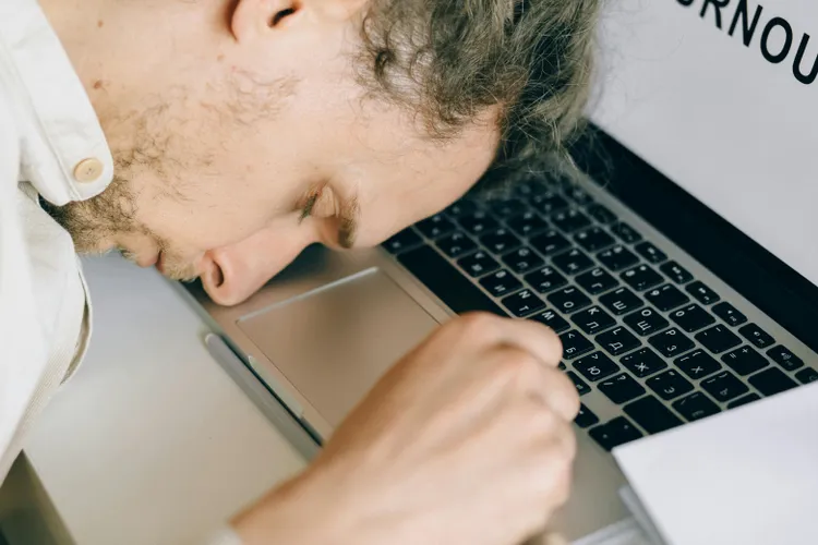 Coraz więcej e-sklepów pracuje za darmo. Jeden problem wraca jak bumerang