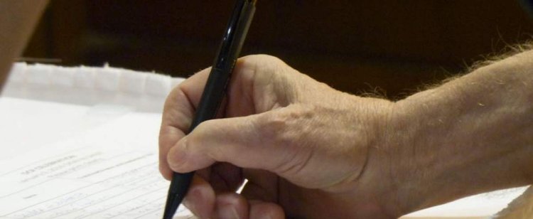 Dzisiejsze wybory są wyjątkowe. Na głosowanie lepiej przynieś kilka rzeczy, aby nie narazić się na problemy