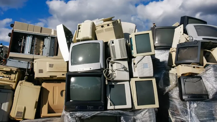 Fortuna zamrożona w elektrośmieciach. W polskich domach zalega sprzęt wart miliardy złotych