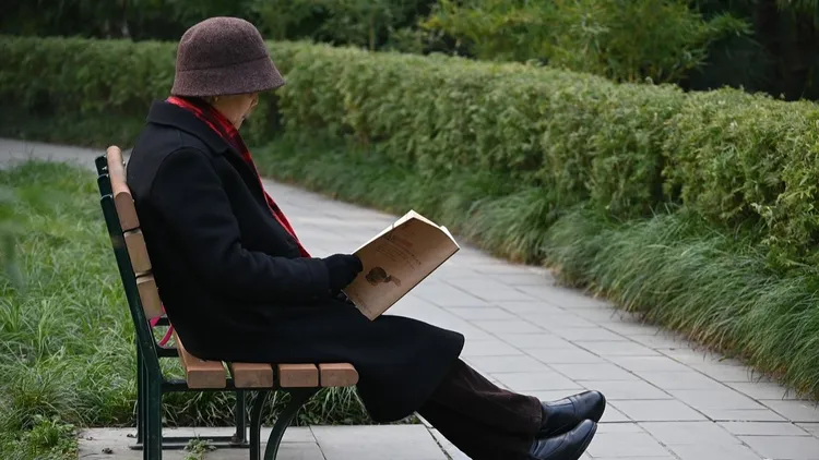 Ponowne przeliczenie emerytur dla tysięcy Polaków. Wybrani seniorzy dostaną podwyżki