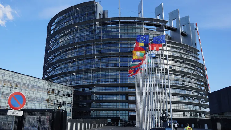 Nowe sankcje Unii Europejskiej. Mają uderzyć w gospodarkę Rosji