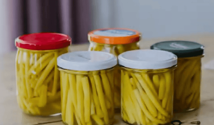 Co roku marynuję fasolkę szparagową. Zimą cała rodzina jest mi za to wdzięczna