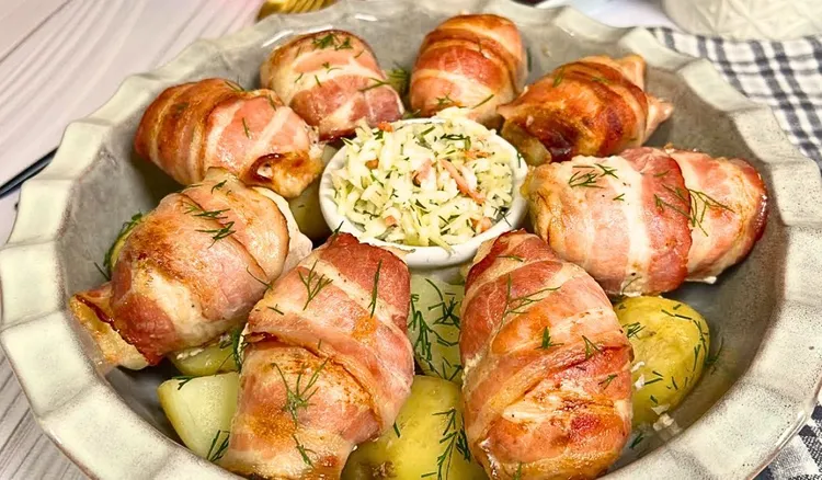 Zawijam w filet z kurczaka i wsadzam do piekarnika. Wychodzi tak dobry, że podam go na Dzień Ojca