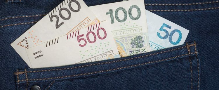 Burza po słowach wiceministra finansów. Przekonuje, że przez obostrzenia Polacy mają więcej pieniędzy