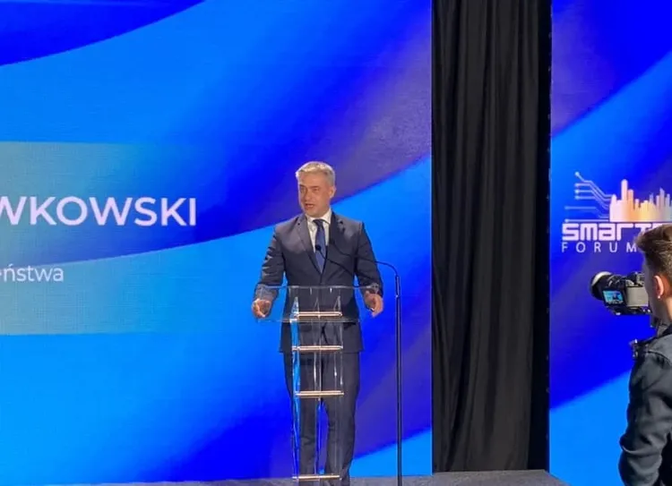 Wicepremier Gawkowski zapowiada: "Pieniądze będą, to gwarancja od rządu"