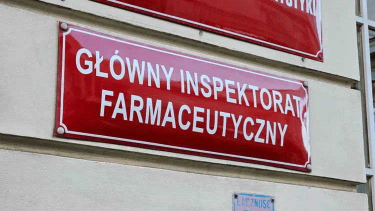 GIF prześwietla utwór Taco Hemingwaya. Chodzi o lek z piosenki