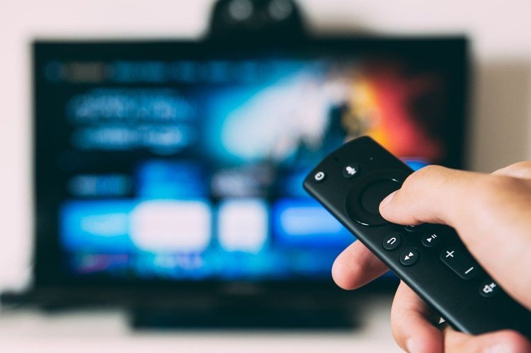 Niedostępność TVP3 i TVP Info – czy pozwala na zerwanie umowy z dostawcą telewizji? 