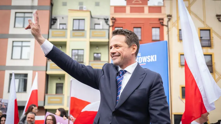 Zewnętrzna ingerencja w wybory staje się faktem. "Międzynarodowy sojusz" wspierał Rafała Trzaskowskiego 
