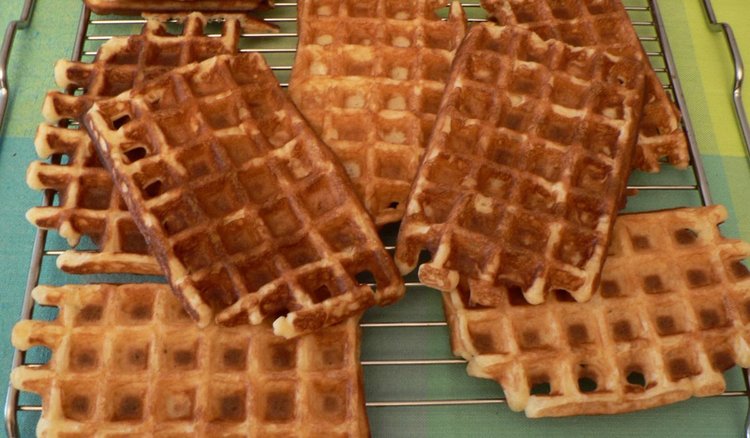 Te proste gofry z piekarnika robię dla rodziny przez cały rok. Nie znam lepszego smakołyku na początek dnia