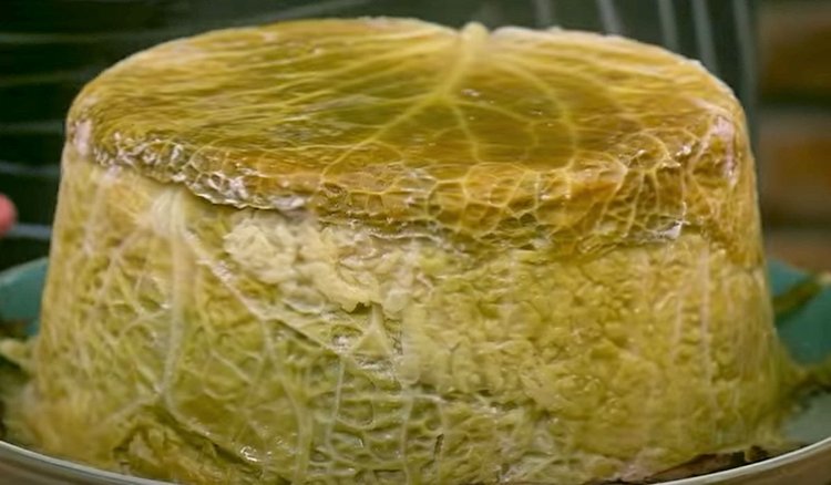 Koniec ze żmudnym zawijaniem gołabków. Patent Strzelczyka jest prostszy i bardziej efektowny