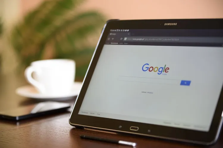 Google wprowadza zmiany w swoim AI. Oto Gemini