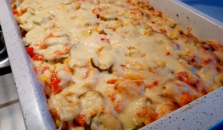 Rodzina non stop prosi mnie o tę zapiekankę gyros. Jest szybka i prosta do zrobienia