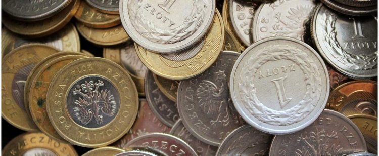 Kursy walut: Złoty na kolanach, tak źle nie było od 11 lat. Czy są szanse na poprawę?