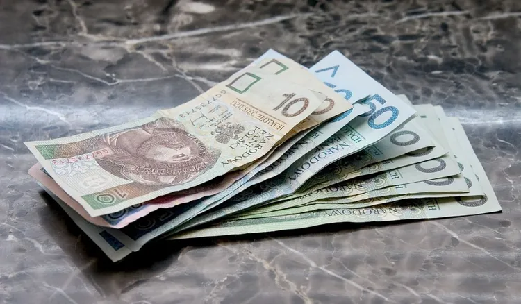 Nowy dodatek dla pracowników. Nawet 860 złotych do pensji