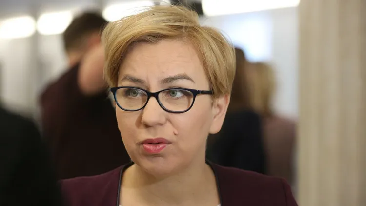  Rząd ostrzega Polaków, trwa "fala ataków". Ktoś podszywa się pod polityków