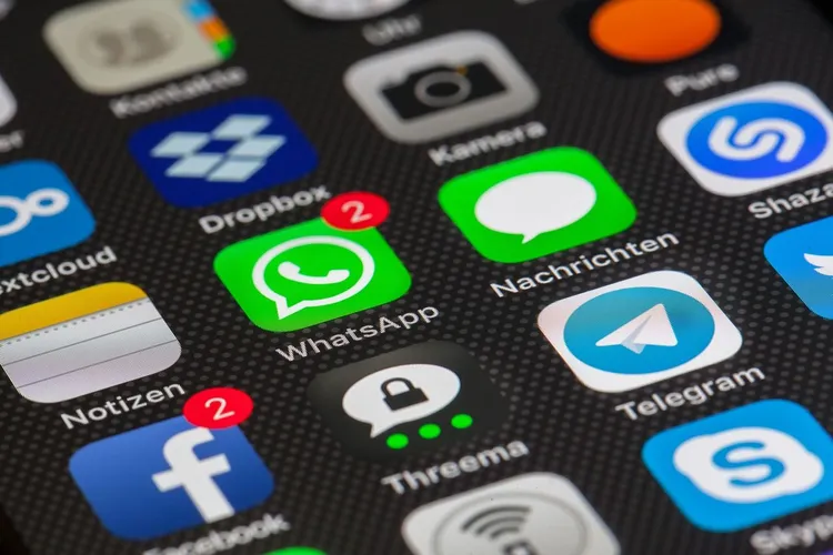 Wymieniasz telefon? Sprawdź, jak przenieść wiadomości i zdjęcia z WhatsAppa 