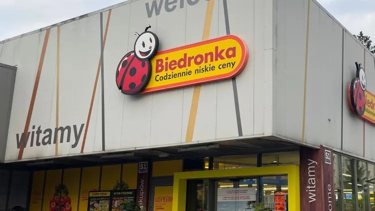 Ile zarabia się w Biedronce w 2026 roku? Sprawdzam widełki na każdym stanowisku