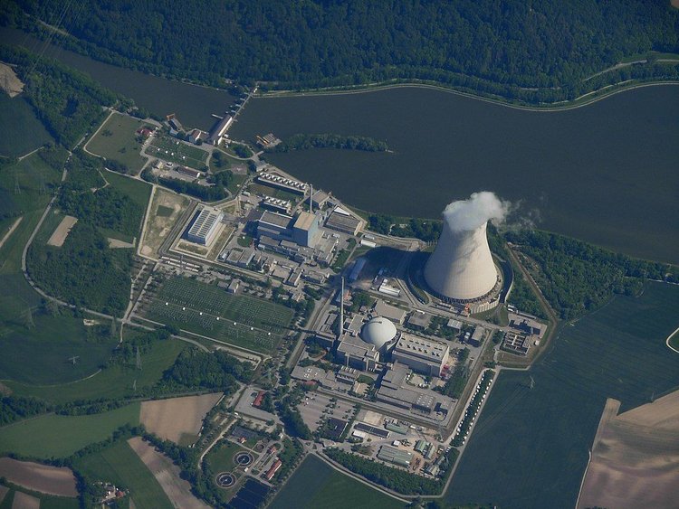 Morawiecki zapewnia, że nie będzie problemu z finansowaniem budowy elektrowni atomowych