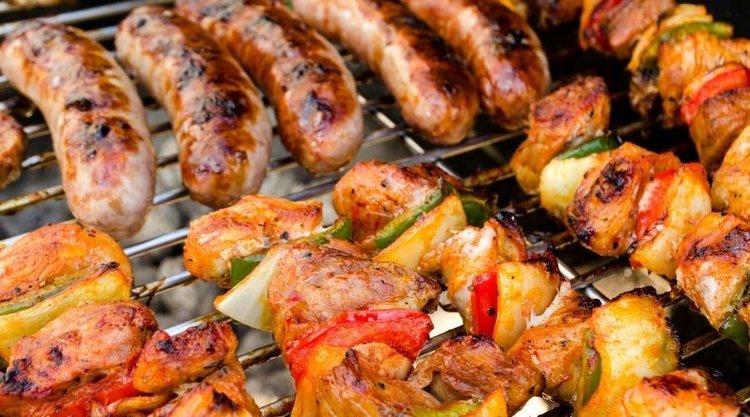 Czego nie należy grillować? Wyjaśniamy, których produktów nie umieszczać na ruszcie