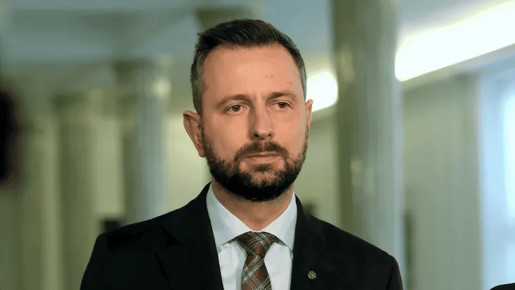 Wiatraki staną bliżej domów. Wicepremier o zmianach "w ostatniej chwili"