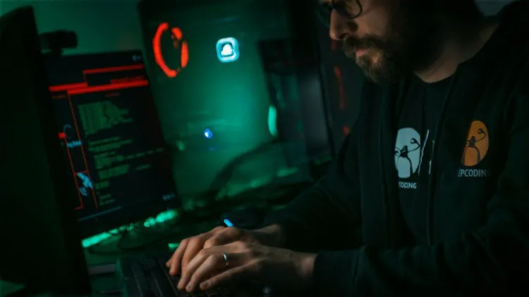 Wyciek z trzech sklepów internetowych. Dane Polaków w rękach hakerów
