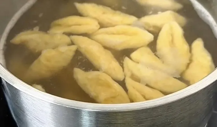 Wolę te kluski nawet od kopytek. Robię je błyskawicznie, a jeszcze szybciej zjadam