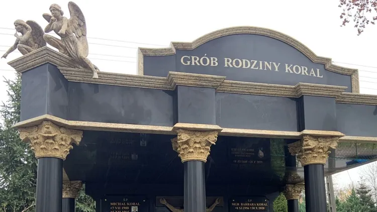 Tak wygląda grobowiec rodziny Koral. Na tle innych wyróżnia się przepychem