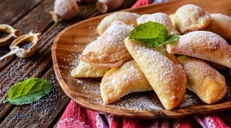 Cudowne, pieczone pierogi faszerowane z serem