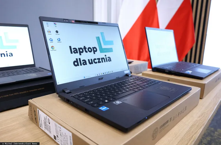 Skarbówka upomina się o podatek od laptopów dla ucznia. W ustawie była luka