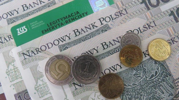 Od 1 grudnia ważne zmiany dla wielu emerytów i rencistów. ZUS podał nowe kwoty