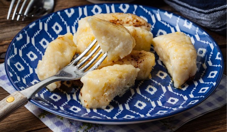 To mój ulubiony przepis na pierogi leniwe. Z tym dodatkiem kluski ...