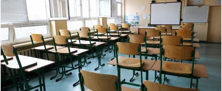 W szkołach podsuwają kontrowersyjne oświadczenia. Chodzi o zrzeczenie się roszczeń w wypadku zakażenia