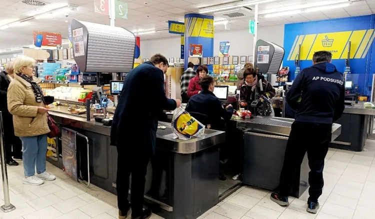 Każdy w Lidlu dostanie rabat. Można wygrać też lot balonem i bony na zakupy