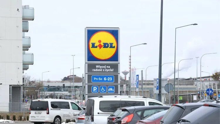 Ważny komunikat do klientów Lidla. Sieć zmienia godziny otwarcia przed świętami